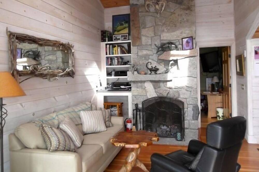 Photo of Livingroom in Trenton