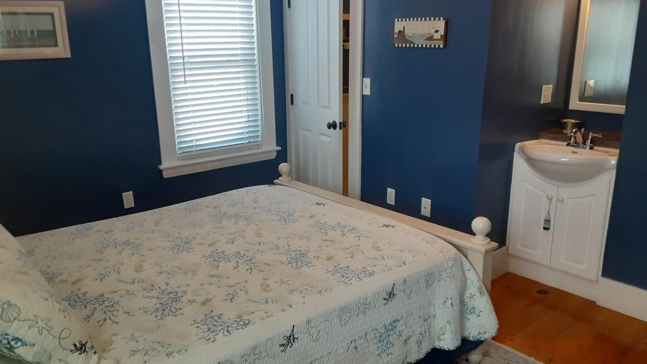Photo of Bathroom in York Beach