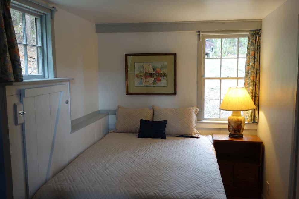 Photo of Bedroom in Wiscasset