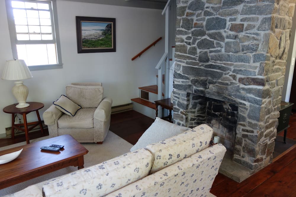 Photo of Livingroom in Wiscasset