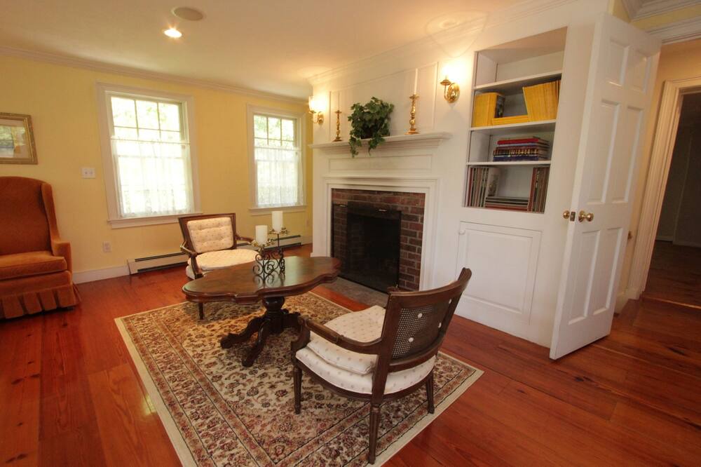 Photo of Livingroom in Barnstable
