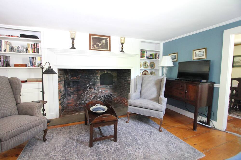 Photo of Livingroom in Barnstable