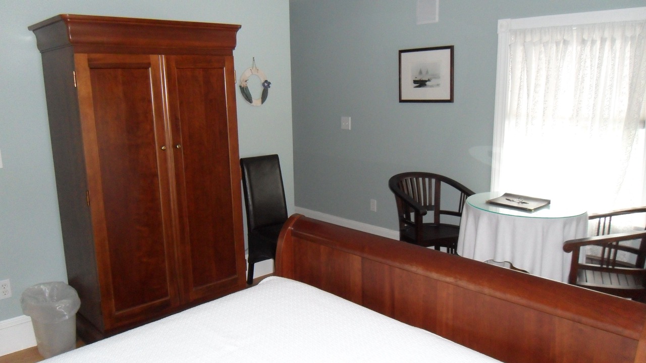 Photo of Bedroom in Off Broadway