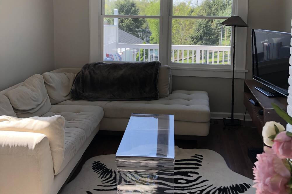 Photo of Livingroom in Westport