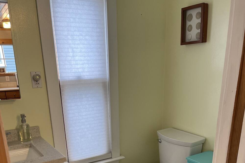Photo of Bathroom in Ocean Park