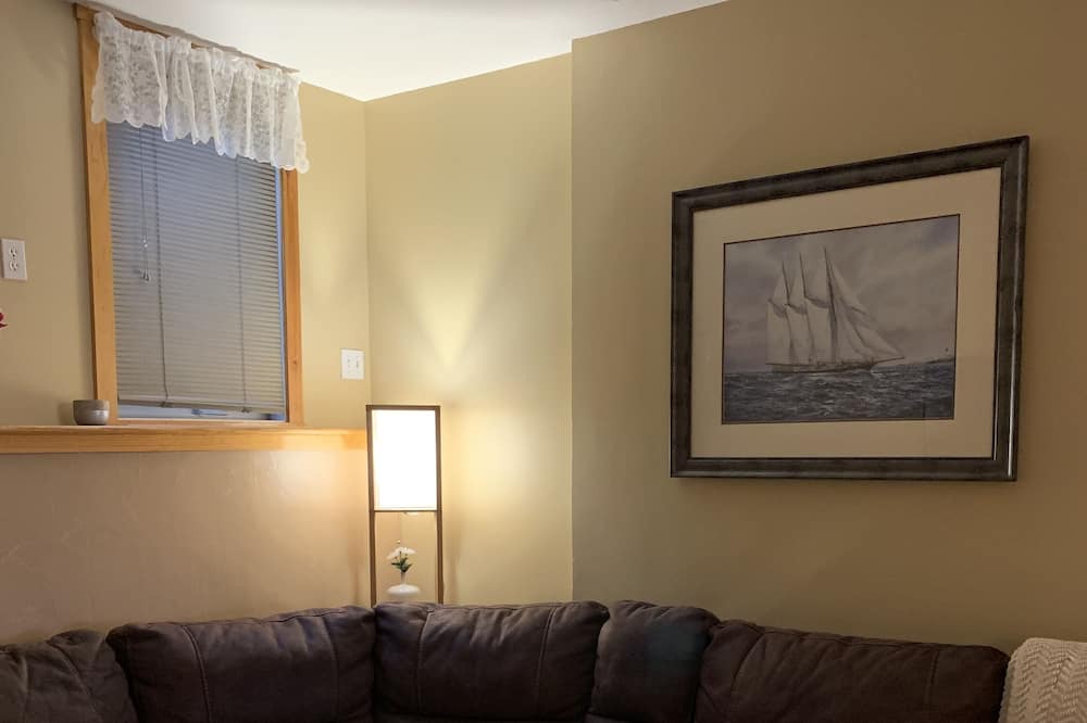 Photo of Livingroom in Tiverton