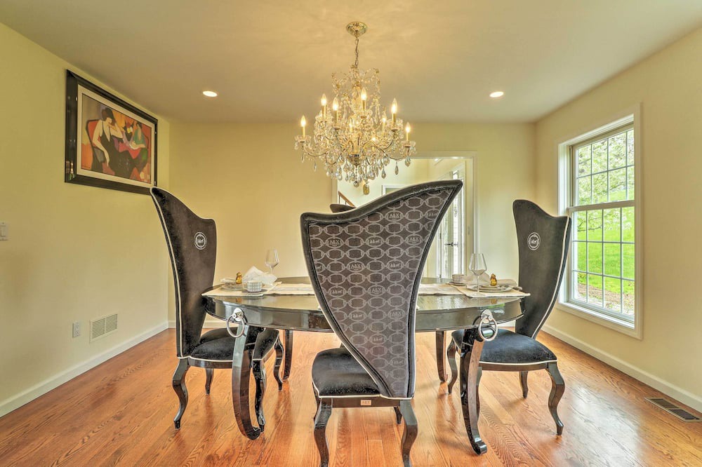 Photo of Livingroom in Goshen