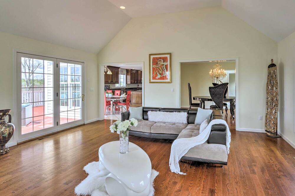 Photo of Livingroom in Goshen