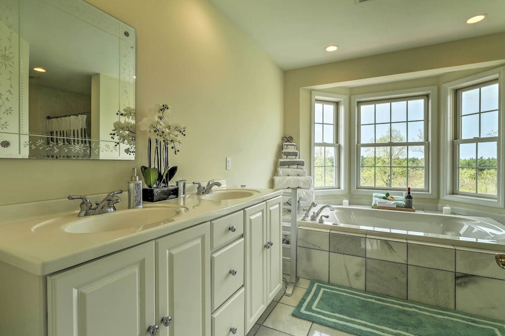 Photo of Bathroom in Goshen