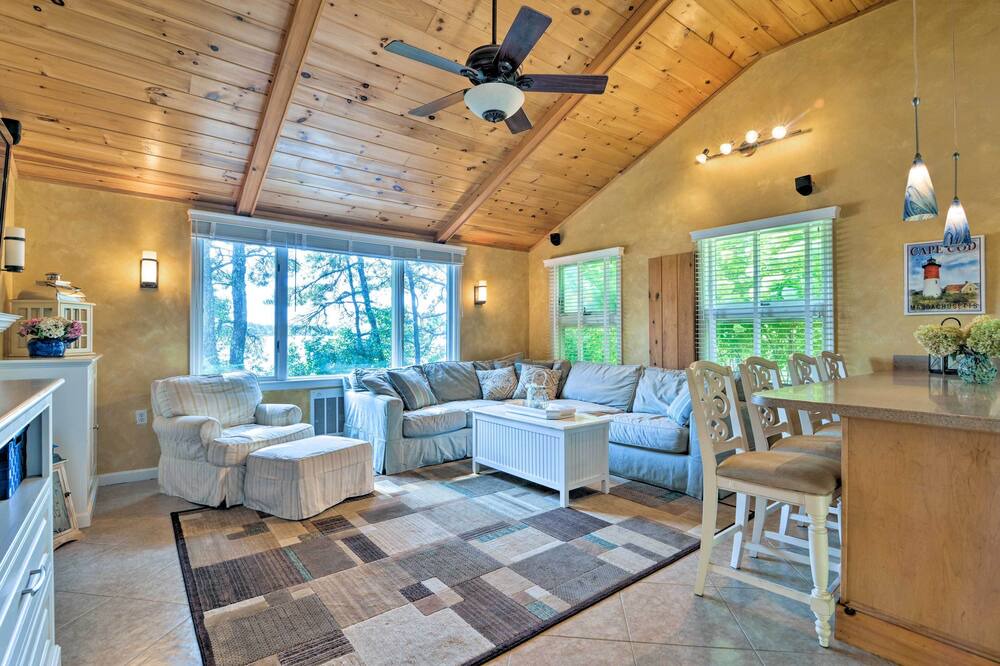 Photo of Livingroom in Mashpee