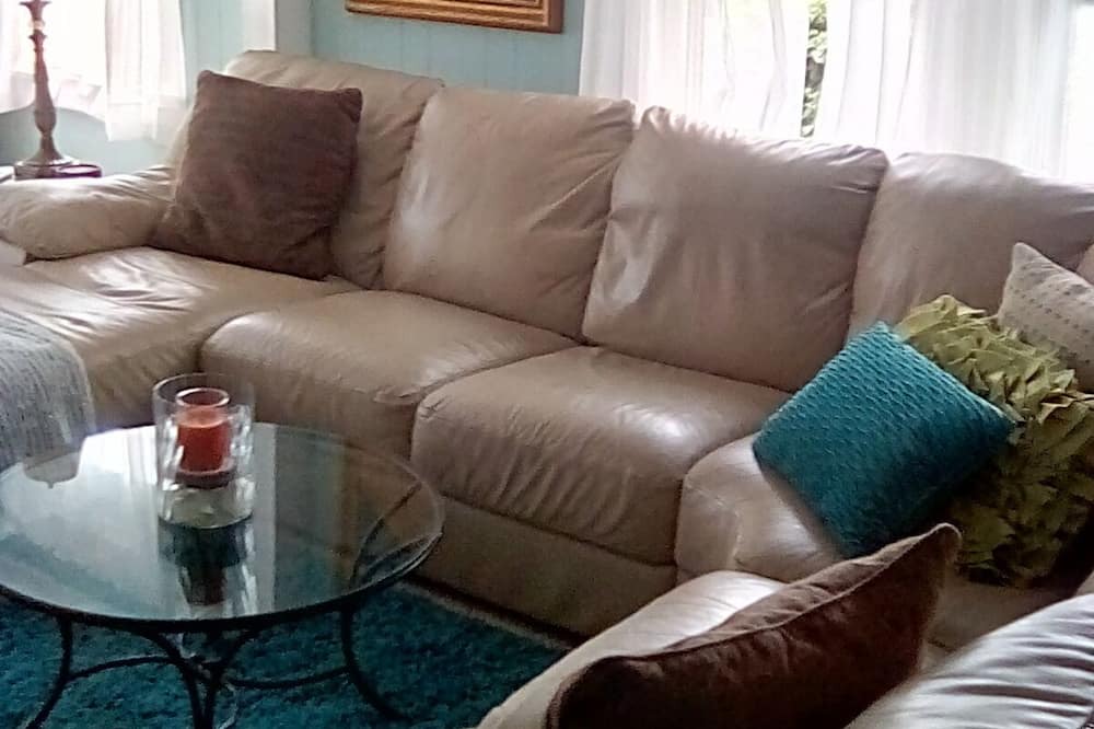 Photo of Livingroom in Hyannis