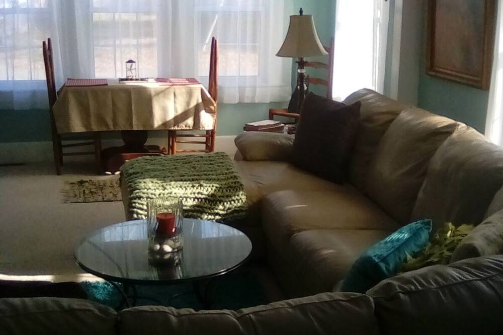 Photo of Livingroom in Hyannis