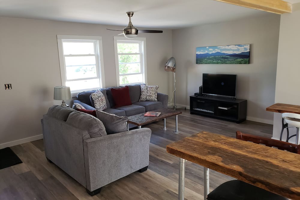 Photo of Livingroom in Waterbury
