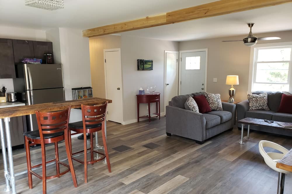 Photo of Livingroom in Waterbury