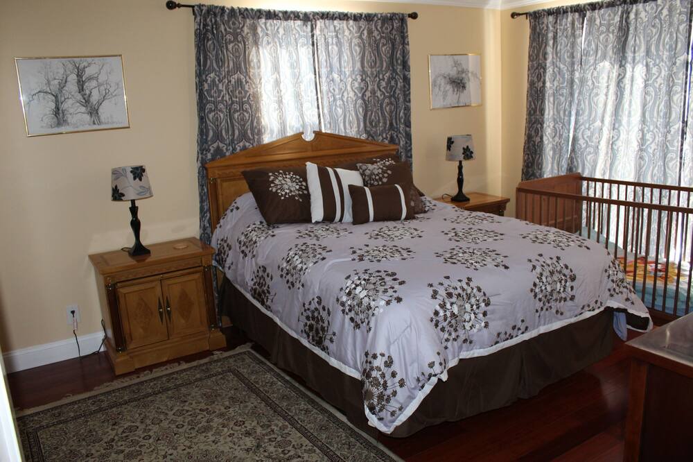 Photo of Bedroom in Lenox