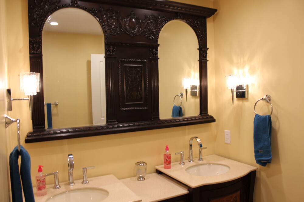 Photo of Bathroom in Lenox