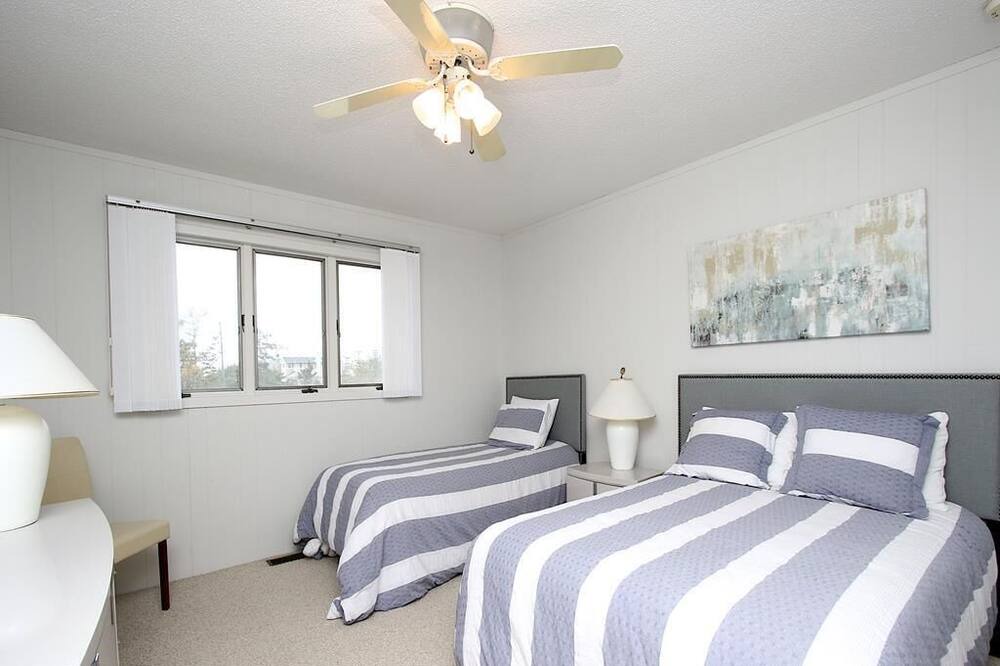Photo of Bedroom in Loveladies
