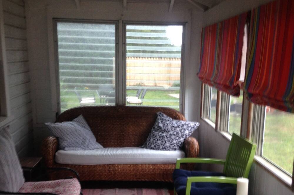 Photo of Livingroom in Charlestown
