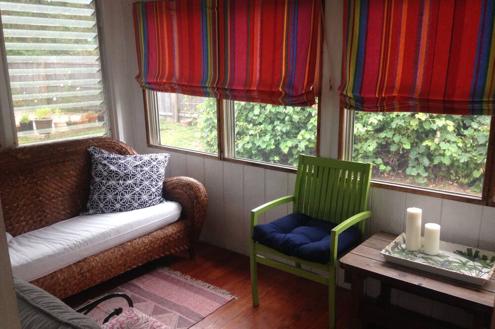 Photo of Livingroom in Charlestown