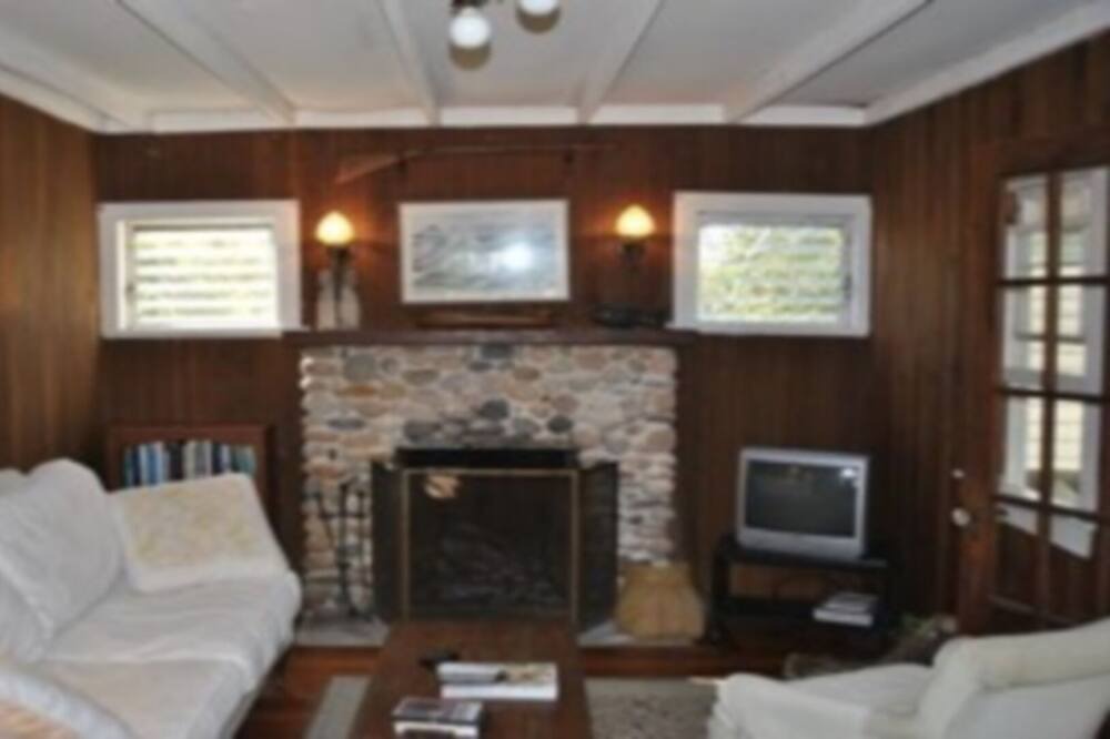 Photo of Livingroom in Charlestown