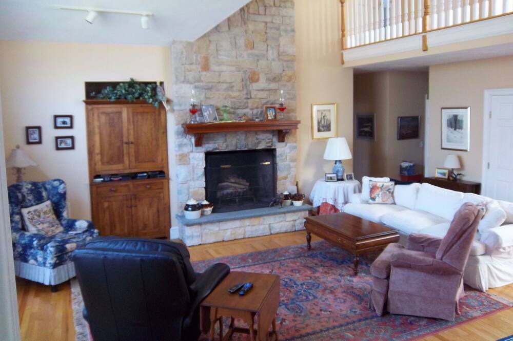 Photo of Livingroom in West Tisbury