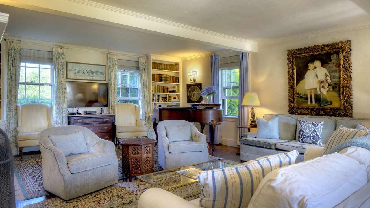 Photo of Livingroom in Ocean Drive