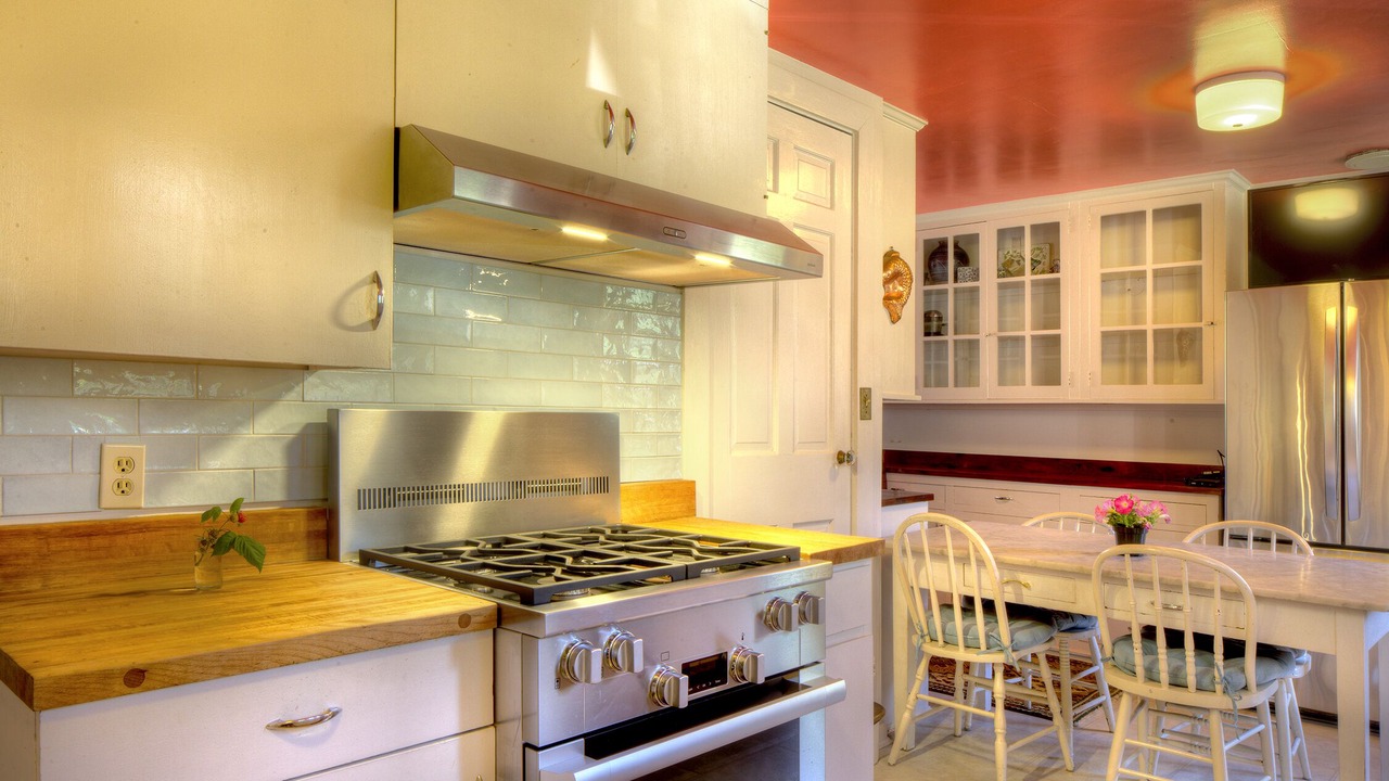 Photo of Kitchen in Ocean Drive