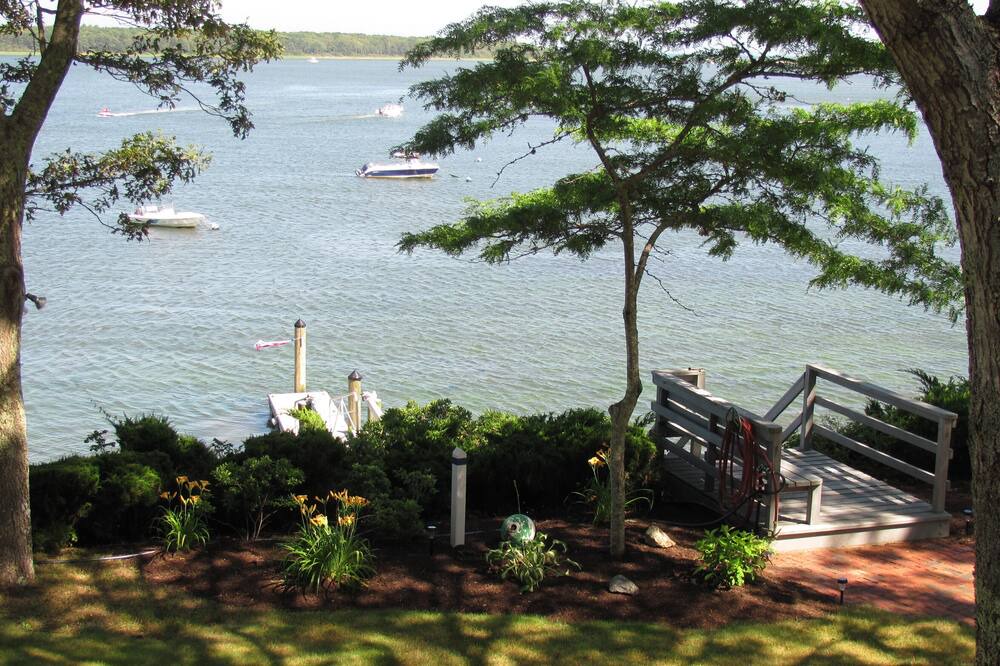 Photo of Bedroom in Mashpee Neck
