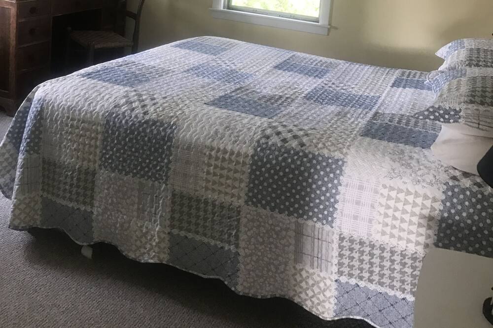 Photo of Bedroom in Niantic