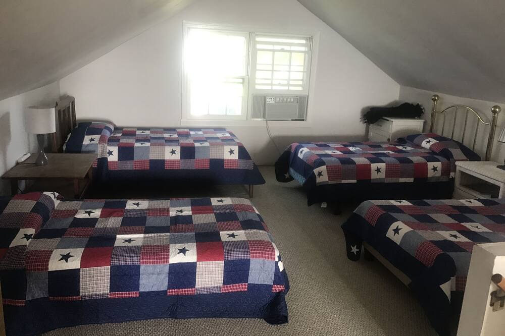 Photo of Bedroom in Niantic
