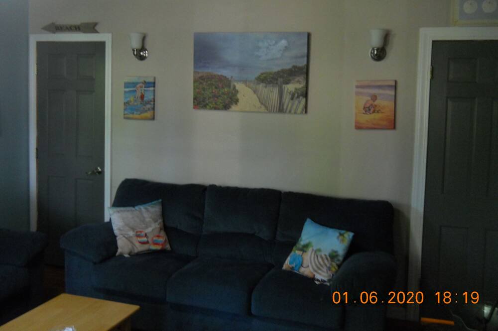 Photo of Livingroom in Misquamicut
