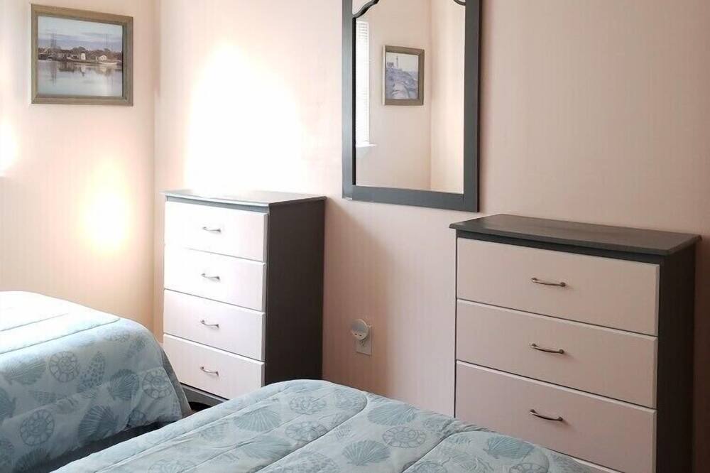 Photo of Bedroom in Misquamicut