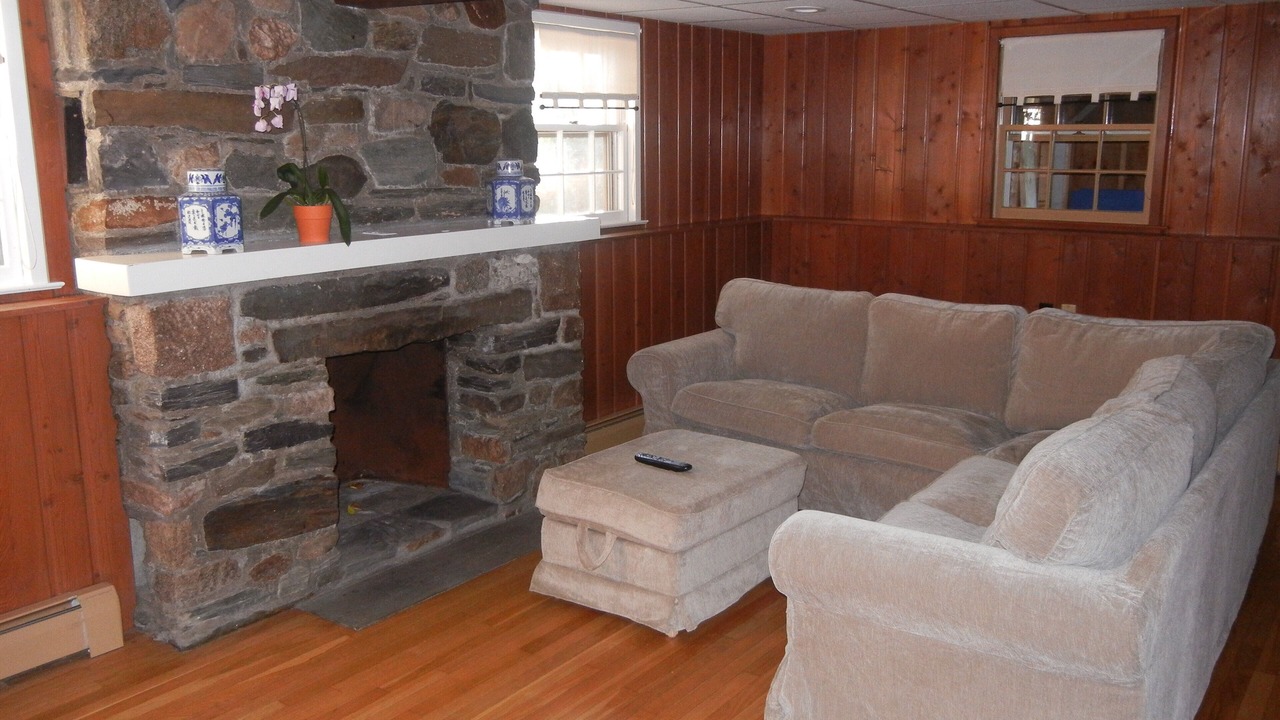 Photo of Livingroom in Easton's Point