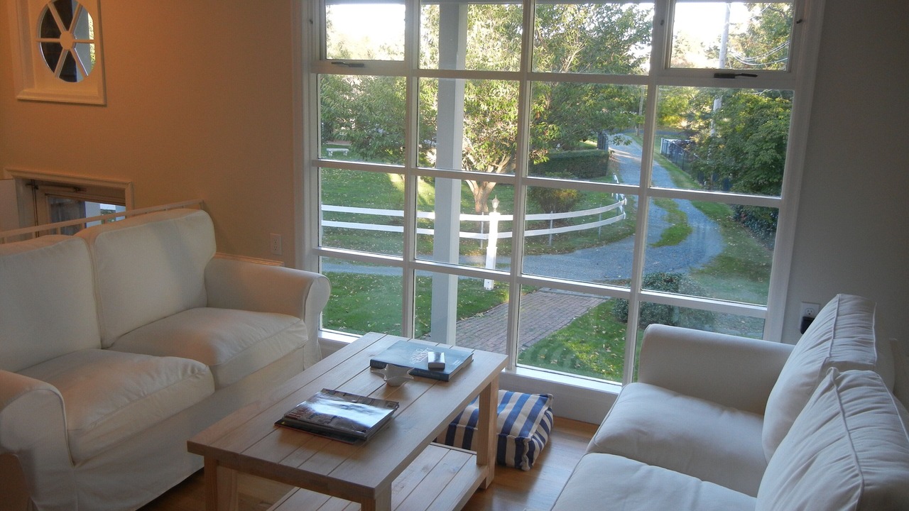 Photo of Livingroom in Easton's Point