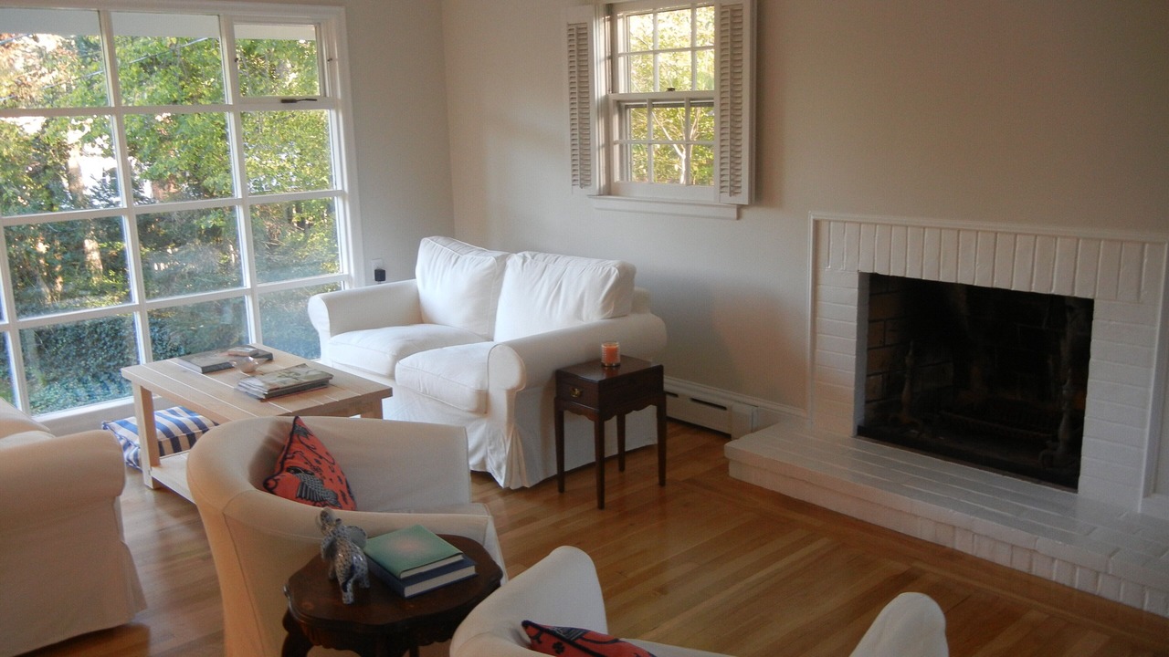 Photo of Livingroom in Easton's Point