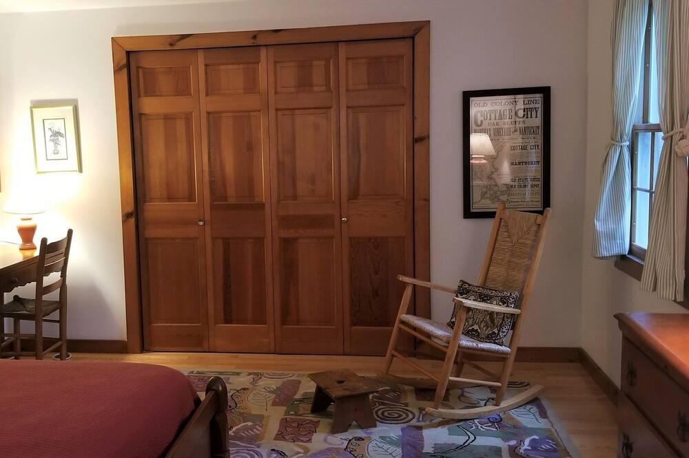 Photo of Bedroom in West Tisbury
