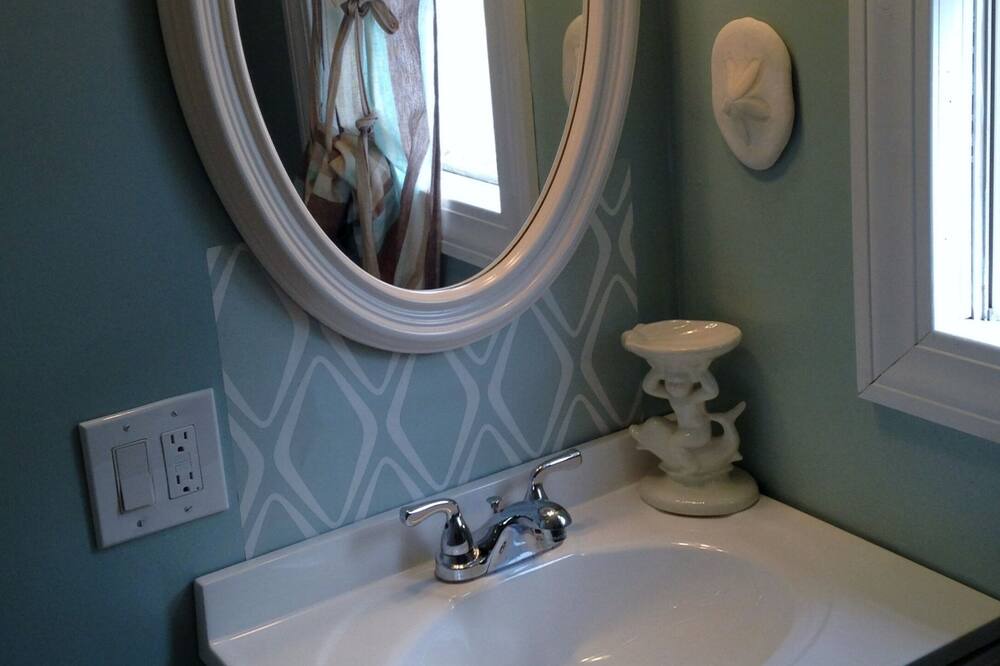 Photo of Bathroom in Ocean Park