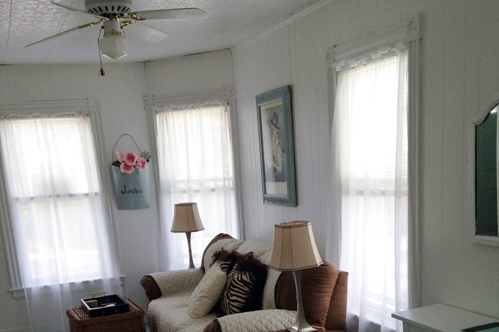 Photo of Livingroom in Ocean Park
