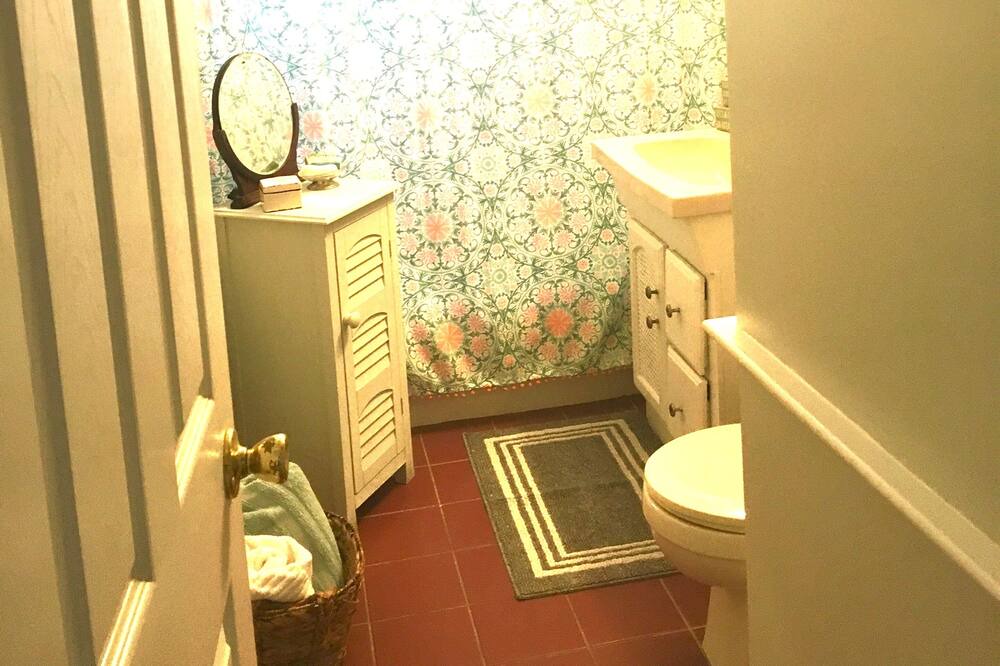 Photo of Bathroom in Niantic