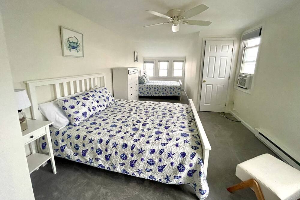 Photo of Bedroom in Westbrook Center