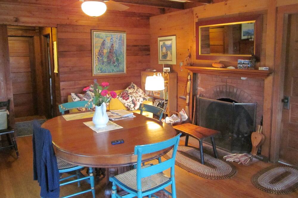 Photo of Livingroom in Weekapaug