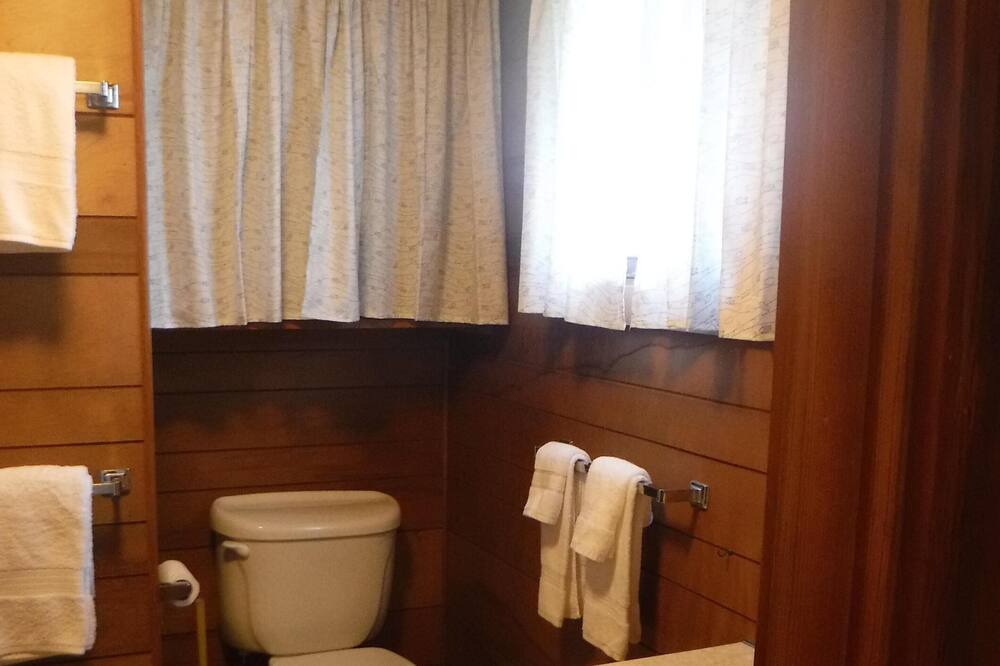 Photo of Bathroom in Weekapaug