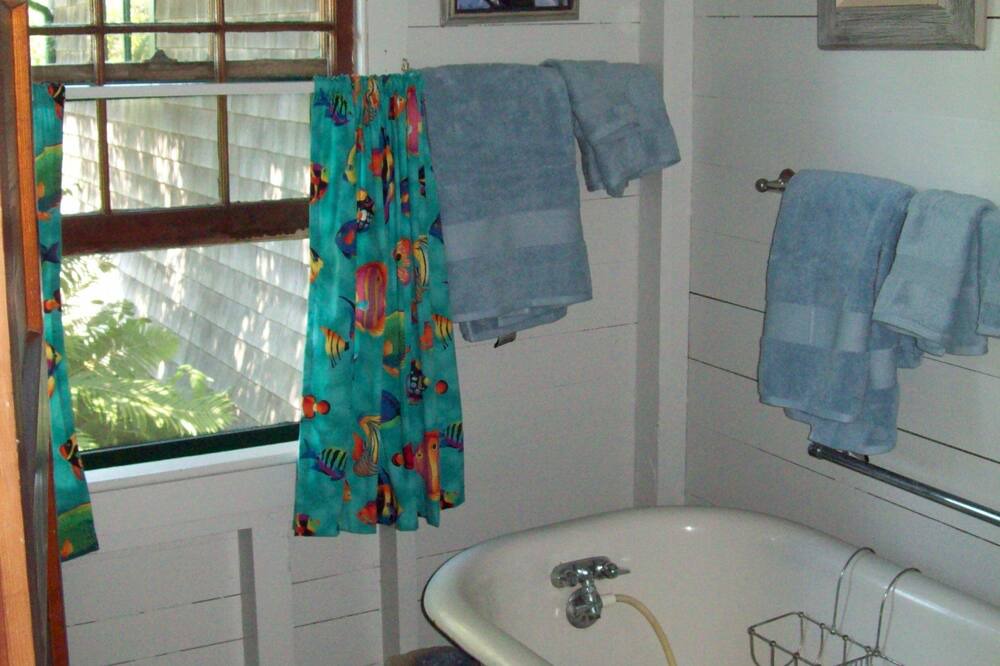 Photo of Bathroom in Weekapaug