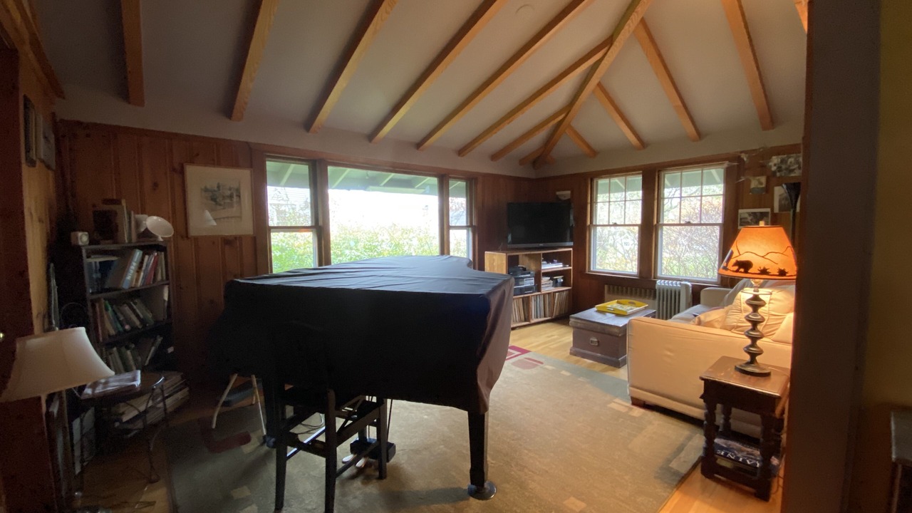 Photo of Livingroom in Loveitts Field