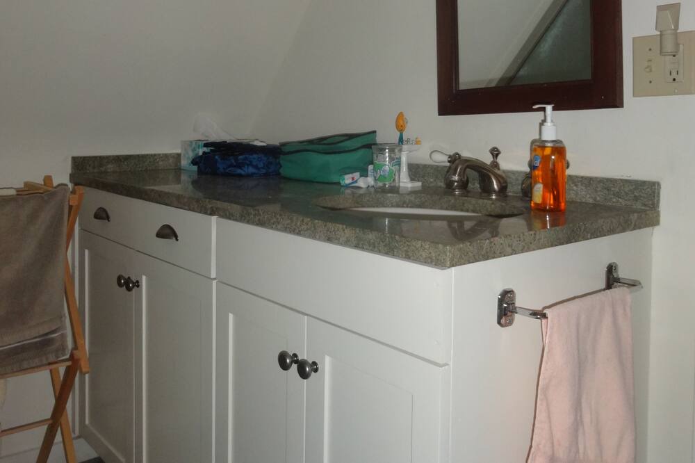 Photo of Bathroom in West Tremont