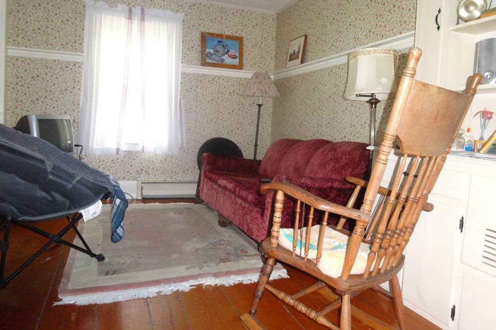 Photo of Bedroom in West Tremont