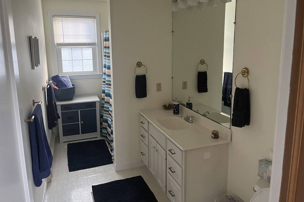 Photo of Bathroom in Niantic
