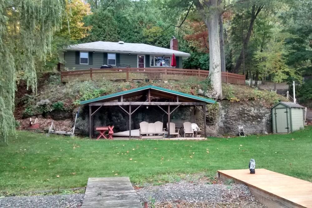 Photo of Others in Ithaca
