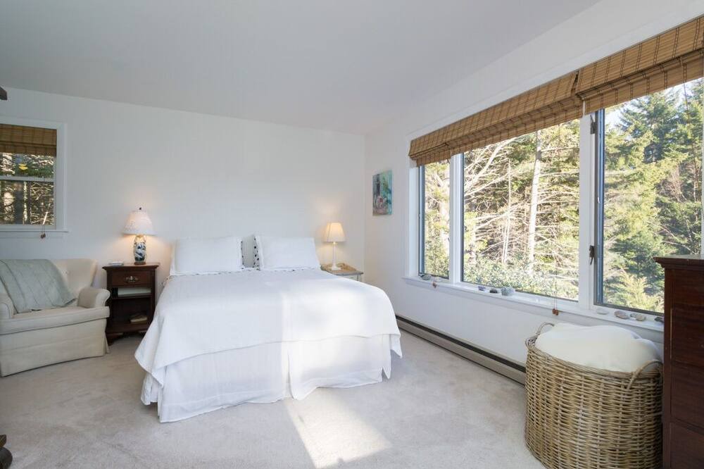 Photo of Bathroom in Mid-Coast and Islands