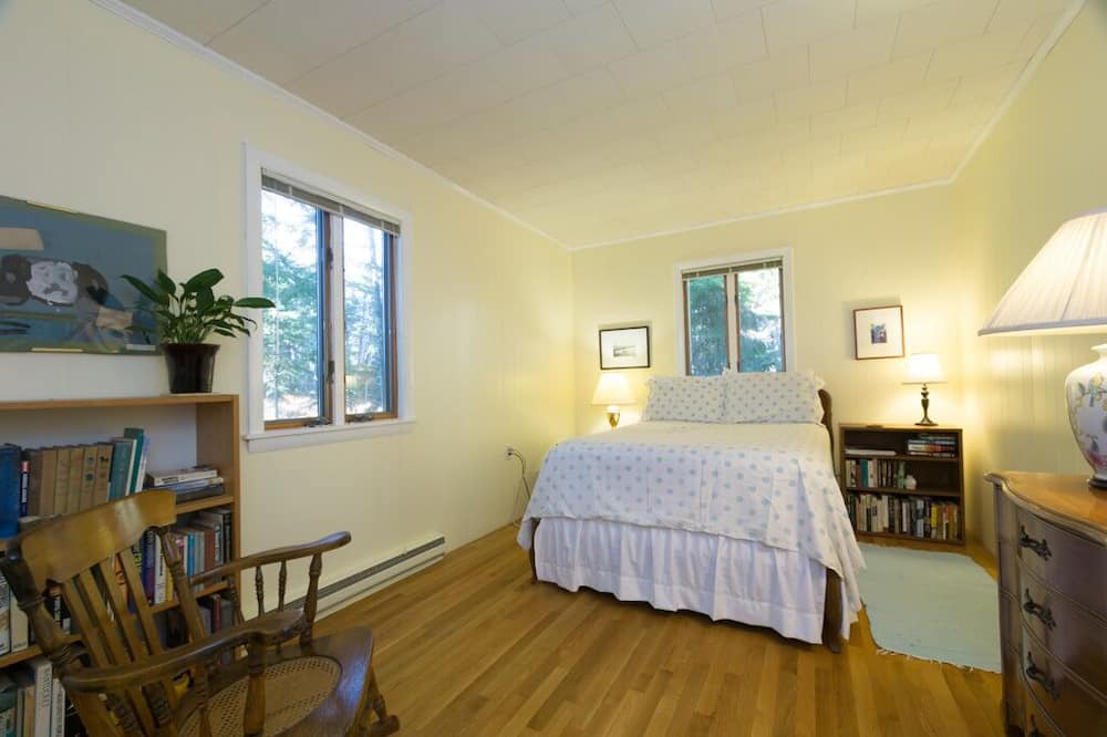 Photo of Bedroom in Mid-Coast and Islands